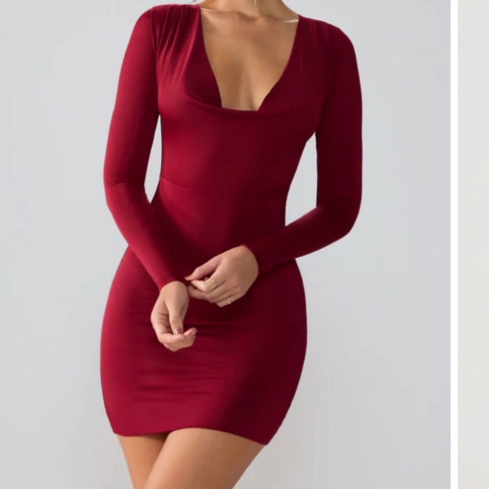 Oh Polly OAKLEY
Slinky Jersey Long Sleeve
Plunge Neck Mini Dress in Ruby